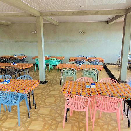 Jennabwa Lodge And Restaurant Freetown Exterior photo
